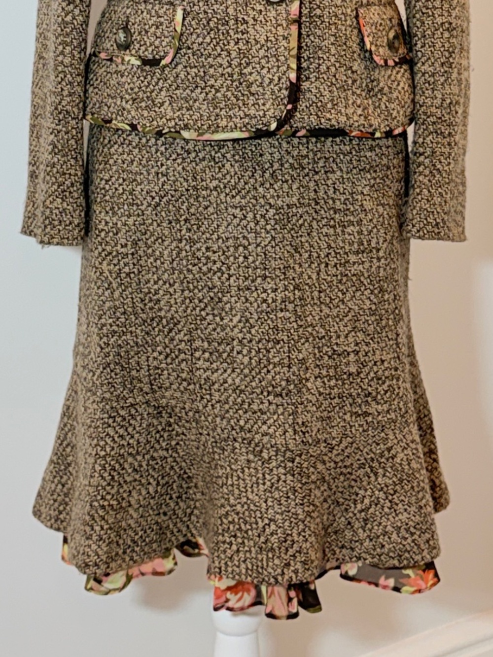 EUC Ann Taylor LOFT Vintage Tweed Flounce Hem Skirt Size 0